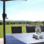 Σπίτι διακοπών 4 Bedroom Lovely In *