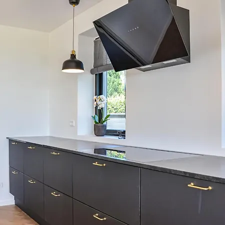 4 Bedroom Lovely In Hébergement de vacances Dragør