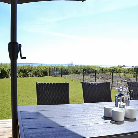 Hébergement de vacances 4 Bedroom Lovely In *
