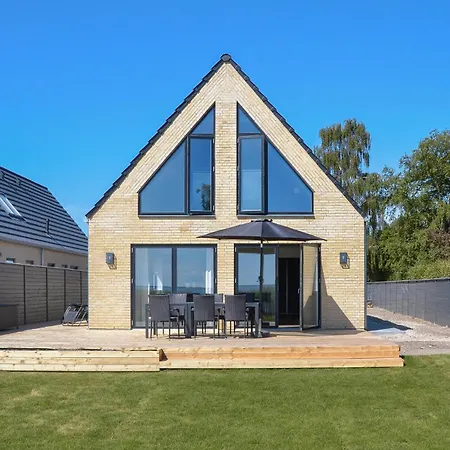 4 Bedroom Lovely In Dragør