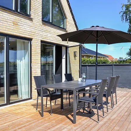 Hébergement de vacances 4 Bedroom Lovely In