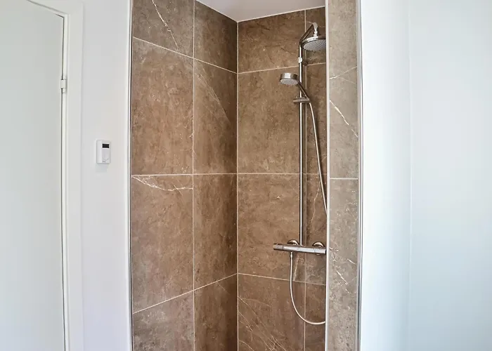 4 Bedroom Lovely In *