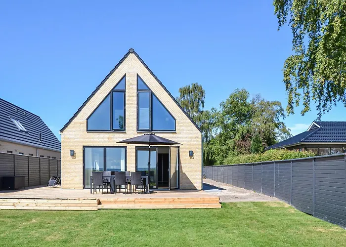 4 Bedroom Lovely In *